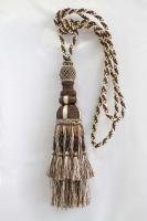 CA-9268-D3 подхват с кистью+стеклярус цв.беж./кор. (высота от основания 34см со шнуром 78 см )