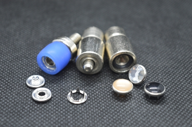 Насадка для рубашечных кнопок 9,5мм с жемчугом / стразой ХРОМ