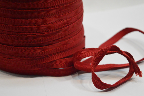  Лента киперная 10 мм. 100% п/э цв. 745/250 м Тем. Красный  ТриКатушки