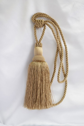  CA-9606-А3 подхват с кистью цв.тёмное золото (высота от основания 22см со шнуром 61 см )  ТриКатушки