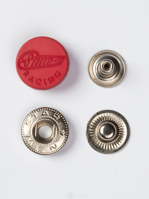  Пластиковая крышка 17 мм с лого STREET RACER (1 часть кнопки) №61/15мм цв.Красный (уп 720шт)  ТриКатушки
