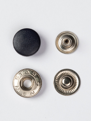 knopka_alfa_15_mm_plastikovaya_shlyapka_i_3_chasti_nikel_cvet_322_chernyy_931-960x1280