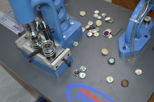  Оборудование для обтяжки пуговиц на прокол PRESMAK DKP 4131  ТриКатушки