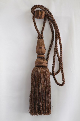  СА-9573-А9- кисть шторная цв.коричневый ( высота от основания 28см, со шнуром 66см )  ТриКатушки