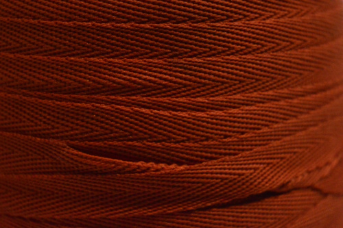  Лента киперная 10 мм. 100% п/э цв. 704/250 м Кирпичный   ТриКатушки