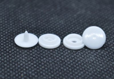  Кнопка пластиковая №1-10 мм (1000 шт)цв. белый  ТриКатушки