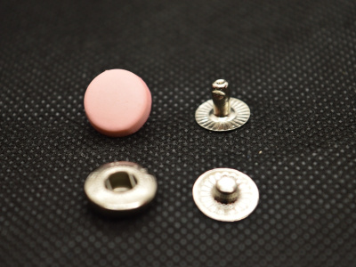  Пластиковая крышка (1 часть кнопки) 15мм цв. розовый (уп 720шт)  ТриКатушки