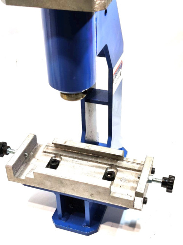  Пресс для обтяжки пуговиц ПНЕВМАТИЧЕСКИЙ PRESMAK 4126 с платформой под насадку  ТриКатушки