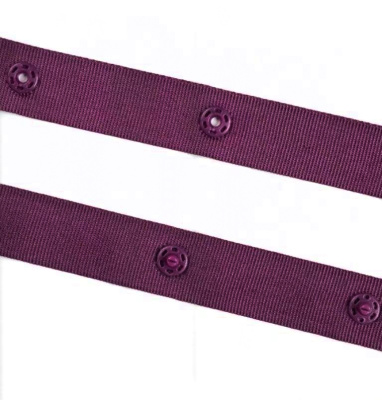  Тесьма с кнопками шир.1,8 см между кнопками 5 см цв. Бордовый (уп.50 ярд = 45,7 м)  ТриКатушки