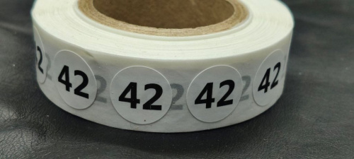  Размерник-наклейка на бумаге 42 (рул.1000шт)  ТриКатушки