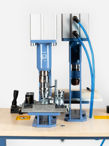  Пресс для обтяжки пуговиц Двойной ПНЕВМАТИЧЕСКИЙ со столом RM4 FP SET MIKRON   ТриКатушки