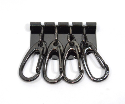  Ключница 4 карабина цв.Черный Никель  ТриКатушки