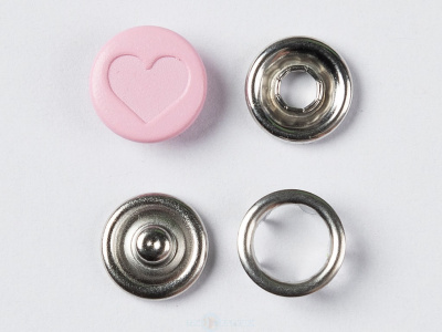  Кнопка рубашечная 9,5мм (закрытая) "сердечко" цв. 133 розовый уп.1440шт.NewStar  ТриКатушки