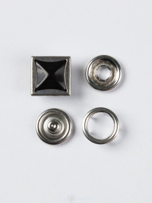  Кнопка рубашечная 9,5мм (закрытая ) Жемчужина пирамида черная уп.1440шт NS  ТриКатушки