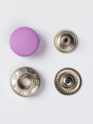 knopka_alfa_15_mm_plastikovaya_shlyapka_i_3_chasti_nikel_cvet_414_siren_880-960x1280