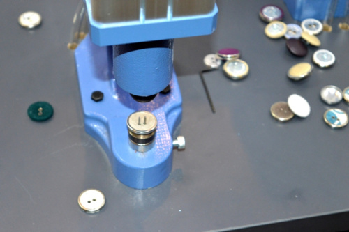  Оборудование для обтяжки пуговиц на прокол PRESMAK DKP 4131  ТриКатушки