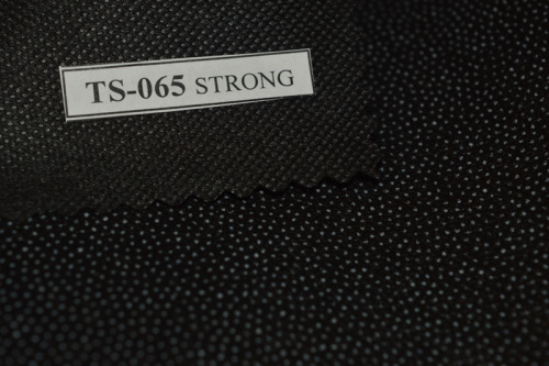  Флизелин "Strong" 65 г/м, TS-065 точечный (ш.90 см рул.100м.), цв.черный  ТриКатушки