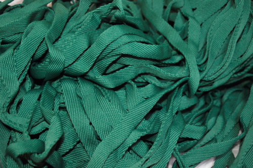  Шнур плоский полиэфирный 15мм (уп.100 м) цв 123 т. зелёный  ТриКатушки