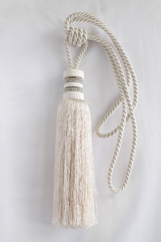  DB-02576 -cream кисть шторная со стразами цв.кремовый ( высота от основания 30см, со шнуром 75см )  ТриКатушки
