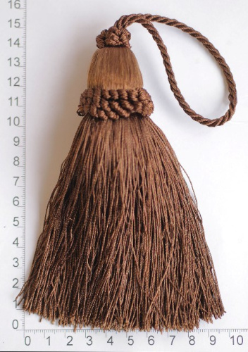  BX- 903-А9-кисть цв.коричневый ( высота от основания 14 см, со шнуром 23 см )  ТриКатушки