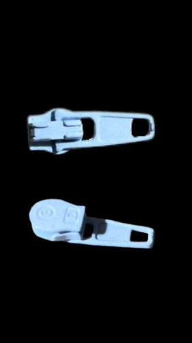  Бегунок для витой Т3, автофиксирующий., № 101 цв. белый (уп.5000 шт.) Е  ТриКатушки