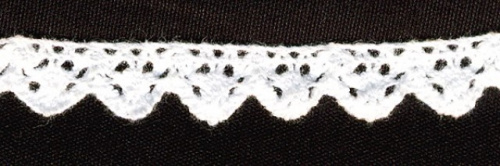  0095F белый кружево вязанное 09мм (намотка 20 ярдов = 18,3 метров)  ТриКатушки