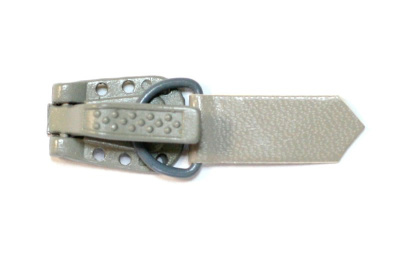  Крючок шубный кожзам "МН" S-133 св. серый (упаковка 200 штук)  ТриКатушки