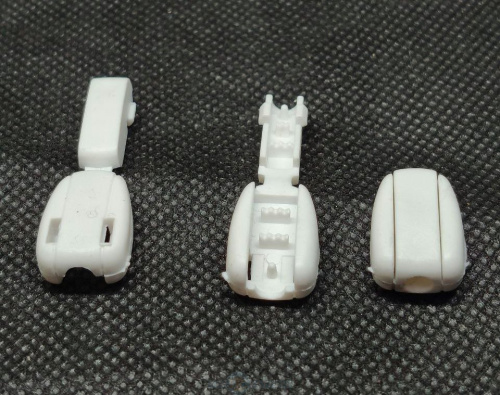  Концевик для шнура (Крокодильчик) 27101Н цв. Белый(уп.50/500 шт)  ТриКатушки