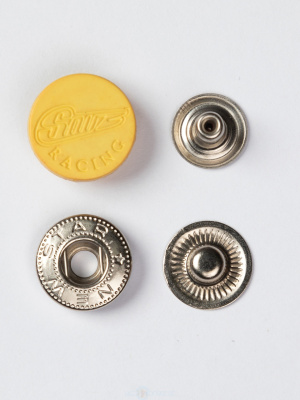  Пластиковая крышка 17 мм с лого STREET RACER  (1 часть кнопки) №61/15мм цв.Желтый (уп 720шт)  ТриКатушки