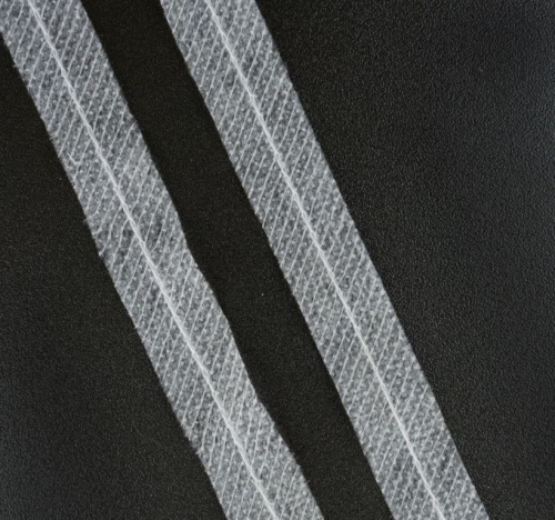  Лента нитепрошивная клеевая по косой со строчкой 10мм цв.белый (рул.100 м.)  ТриКатушки