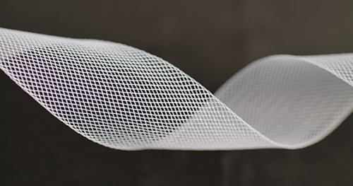  Каркасная сетка с мелкими ячейками ширина 30 мм (рулон 50 ярдов = 45,7 метров) белая  ТриКатушки