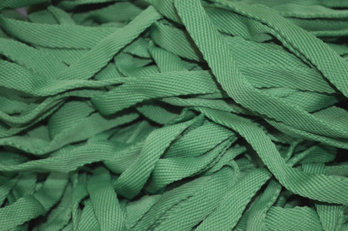  Шнур плоский полиэфирный 15мм (уп.100 м) цв 122 зелёный  ТриКатушки