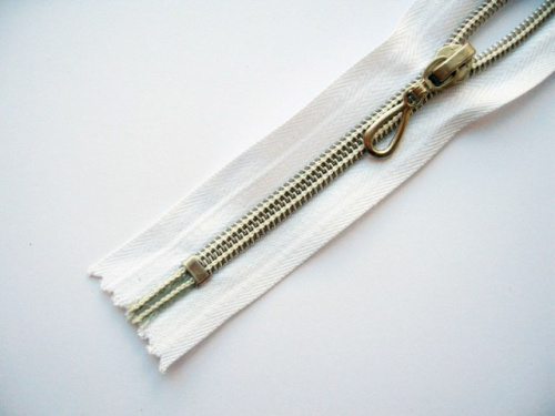  Молния спиральная(Витая) Т7 декор 30 см №101 белое-серебро, ( уп.50 шт.)  ТриКатушки