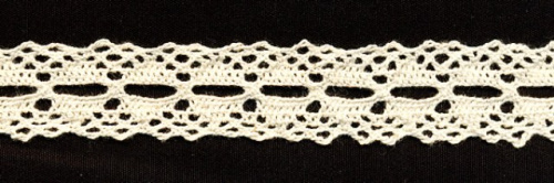 0004F бежевый кружево вязанное 21мм (намотка 20 ярдов = 18,3 метров)  ТриКатушки